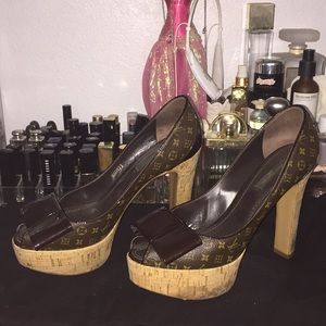 Authentic LV no law ballers please.👠❤️